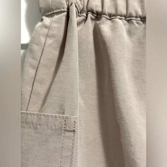 Aritzia Wilfred Jessica Shorts Relaxed Paperbag Waist Tan Concrete Beton Small - Picture 9 of 12